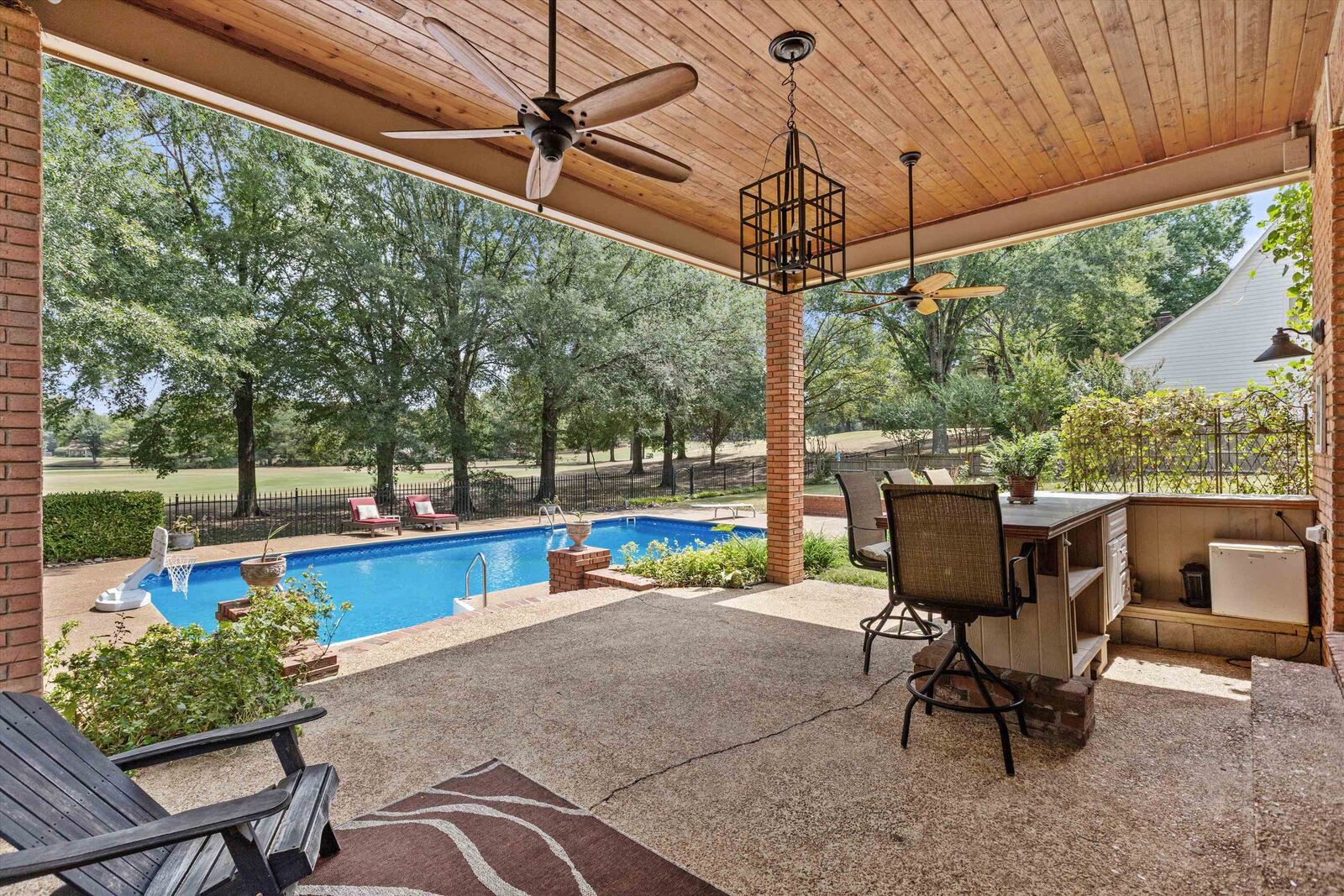 Property Photo: 2800 E Levee Oaks Dr TN 38017