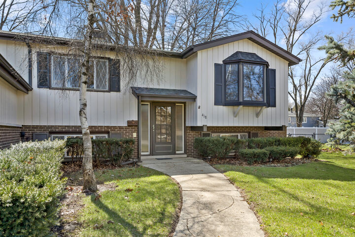Property Photo: 418 N Lancers Drive IL 60101