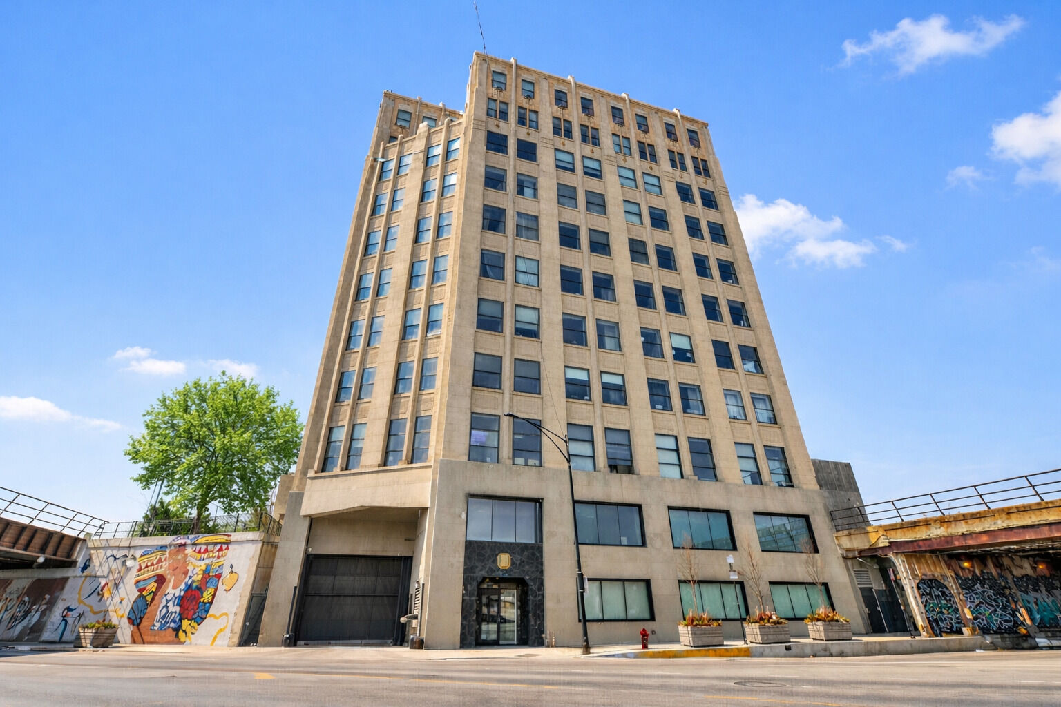 Property Photo:  1550 S Blue Island Avenue 721  IL 60608 