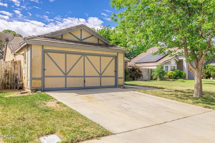 Property Photo:  2340 Lightcap Street  CA 93535 