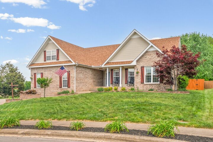 Property Photo:  407 Walkaway Ct  TN 37043 