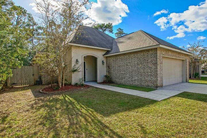 Property Photo: 1144 Berkshire Drive LA 70452