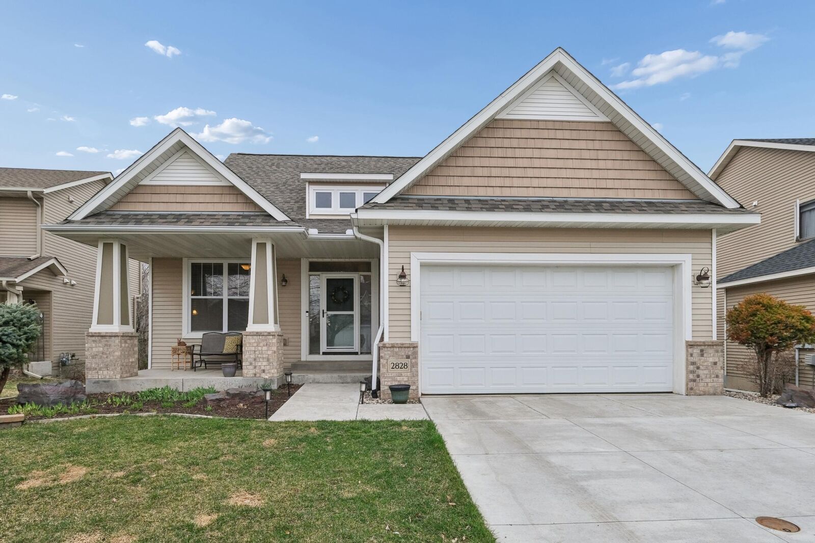 Property Photo:  2828 Hawk Ridge Road NW  MN 55372 