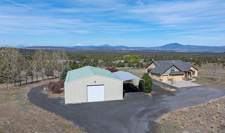 Property Photo:  6561 SE Baker Lane  OR 97754 