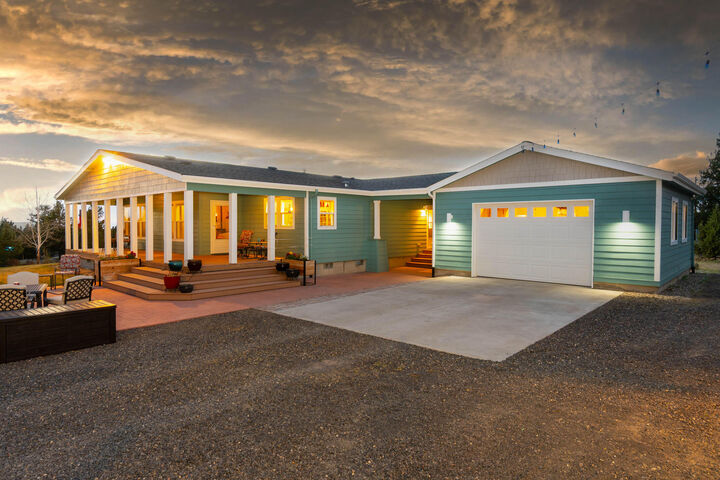 Property Photo: 4590 SE Wampum Road OR 97754