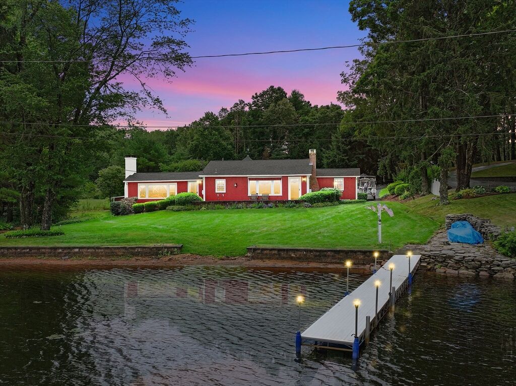 Property Photo: 17 Moorings Way MA 01585