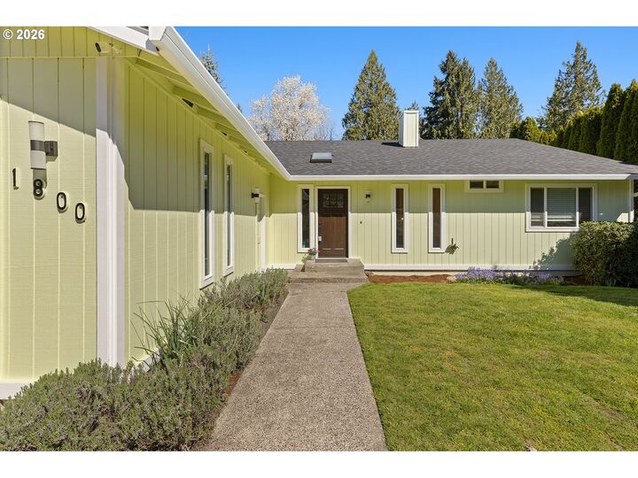 Property Photo:  1800 NW Sluman Rd  WA 98665 