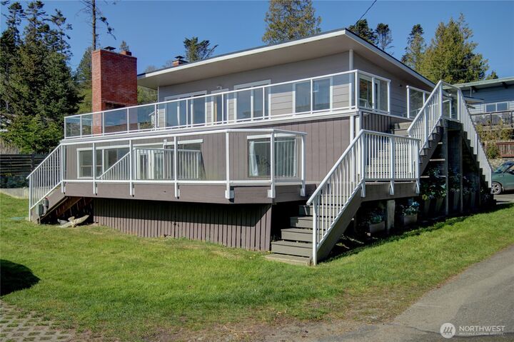 Property Photo:  4607  Anaco Beach Road  WA 98221 