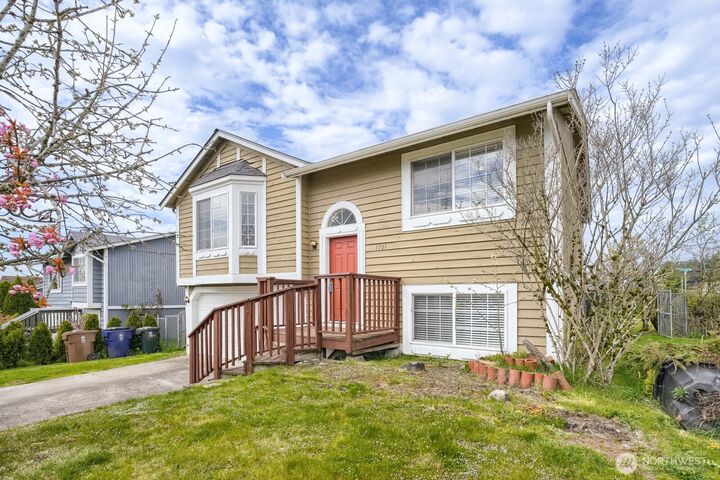 Property Photo:  1701 S 87th Street  WA 98444 