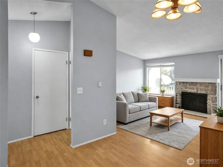 Property Photo:  1313 W James Street 11  WA 98032 
