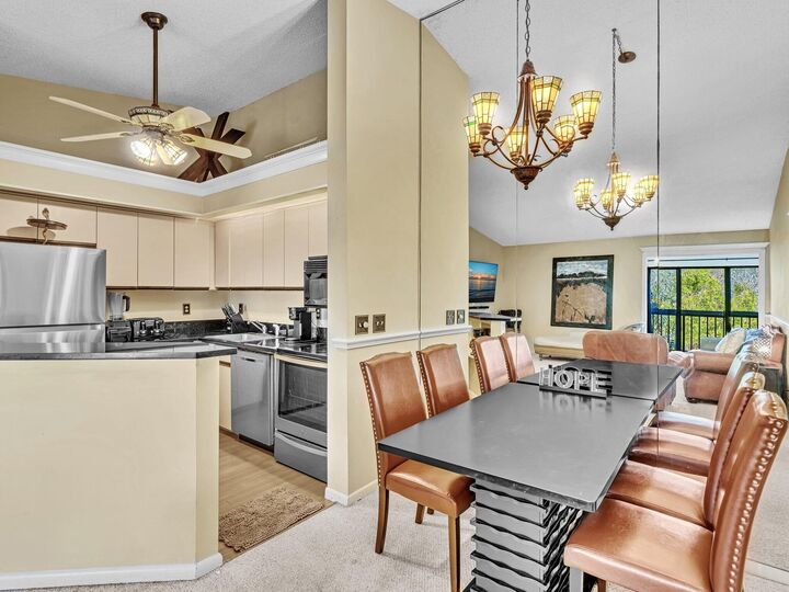 Property Photo:  1109 Duncan Circle 202  FL 33418 