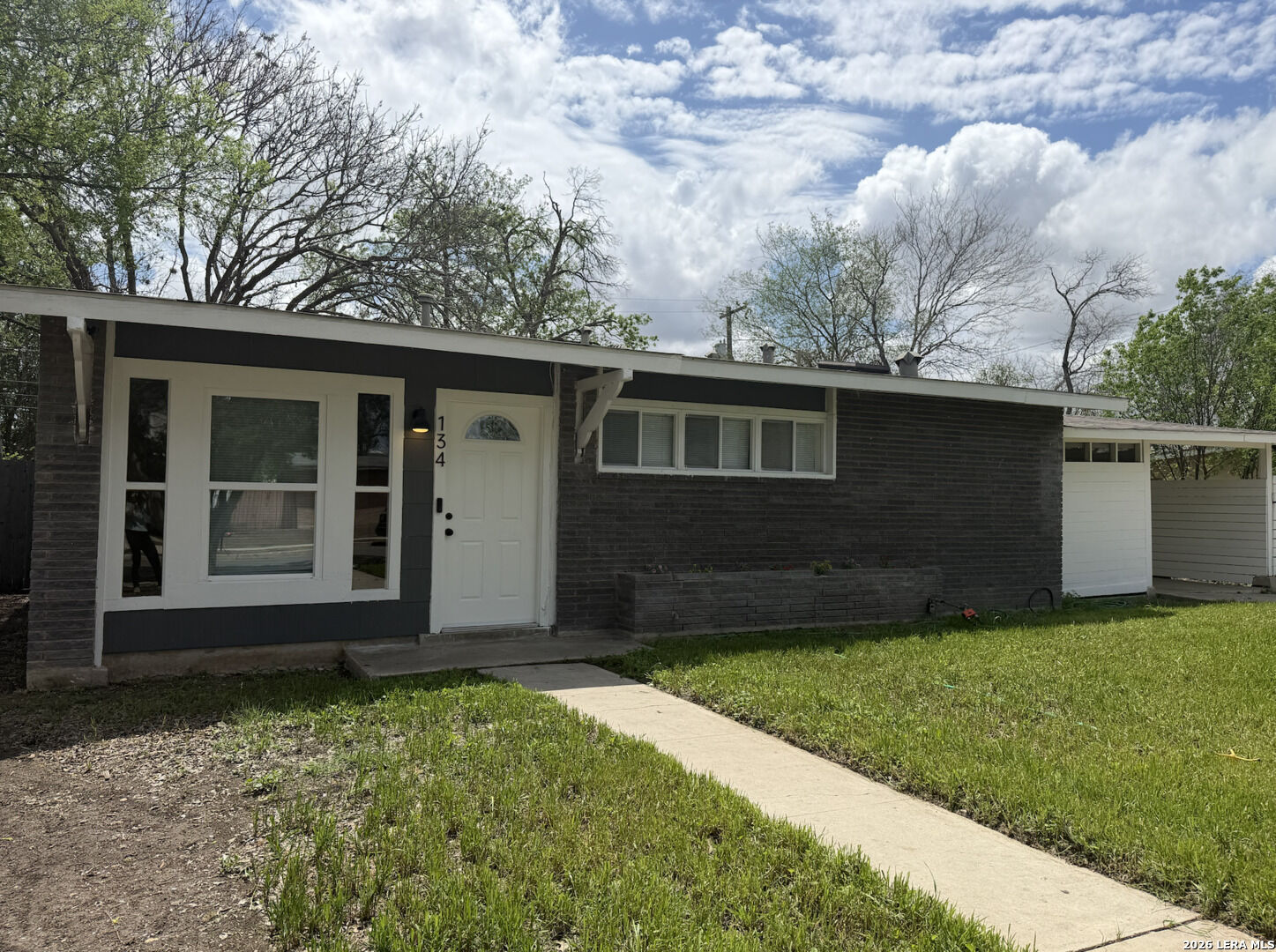 Property Photo:  134 Aldrich Dr  TX 78227 
