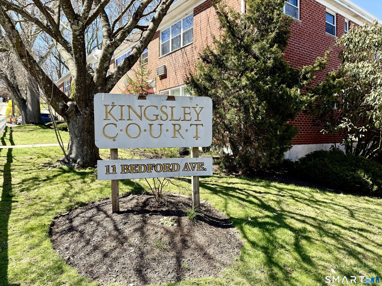 Property Photo:  11 Bedford Avenue M3  CT 06850 