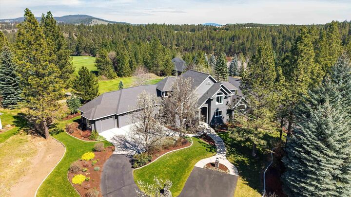 Property Photo: 13001 S Fairway Ridge Ln WA 99224