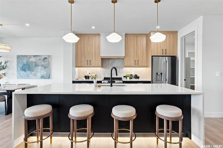 106 Cockcroft Manor — photo 1