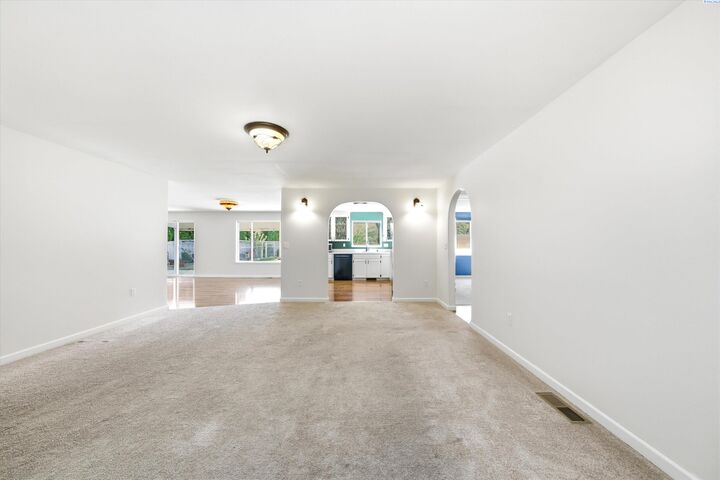 Property Photo:  2303 W 19th Ave  WA 99337 