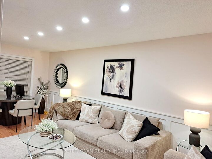 Property Photo: 120 D'Ambrosio Drive 21 ON L4N 7W3