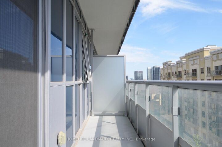591 Sheppard Avenue E 808 — photo 1