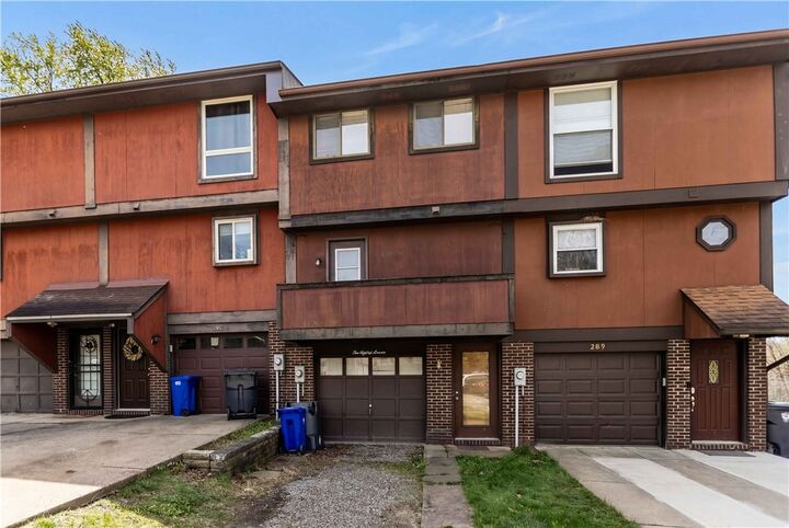 Property Photo:  287 Holland Ct  PA 15108 