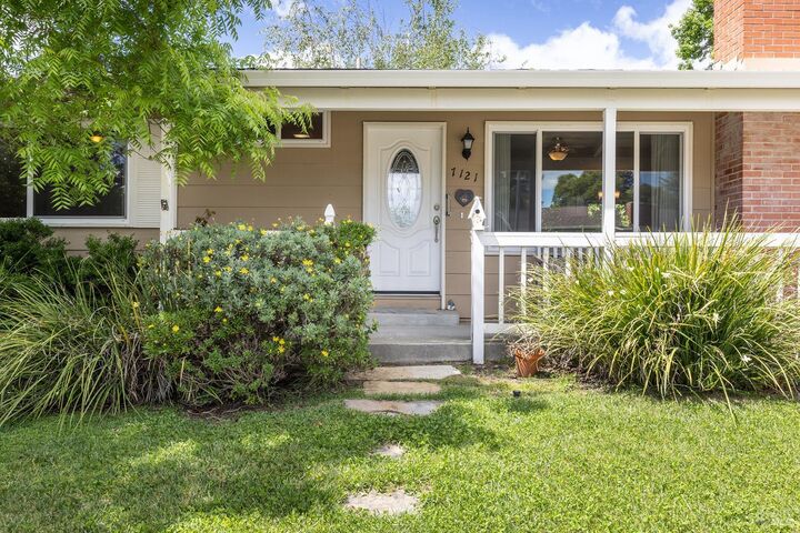 Property Photo:  7121 Oak Leaf Drive  CA 95409 