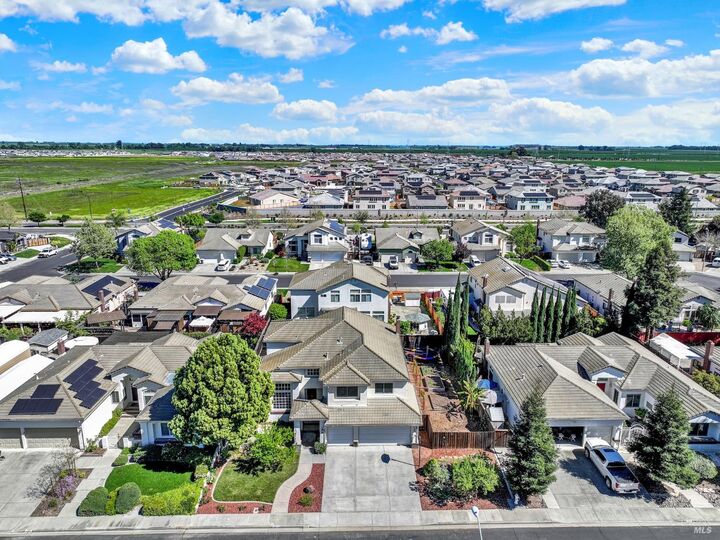 Property Photo: 113 Deerglen Circle CA 95687