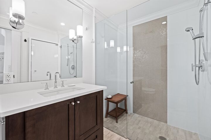 Property Photo:  1891 Marine Drive 9  BC V7V 1J7 