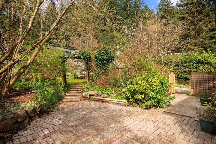 Property Photo: 1347 Eagle Cliff Road BC V0N 1G1