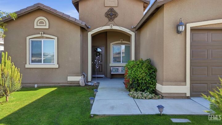 Property Photo:  2551 Santa Clara Court  CA 93280 