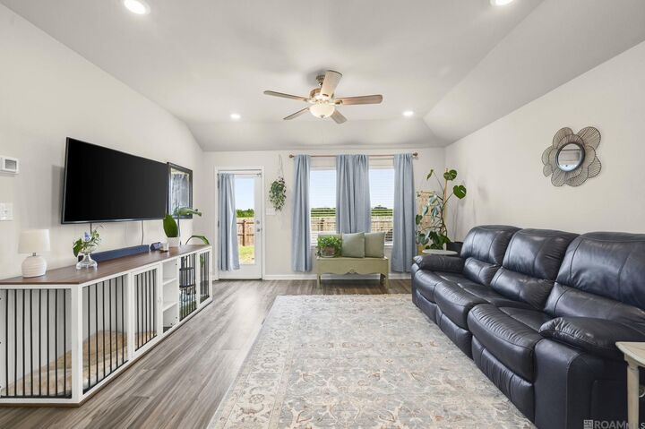 Property Photo:  5687 Magnolia De Percy Dr  LA 70721 