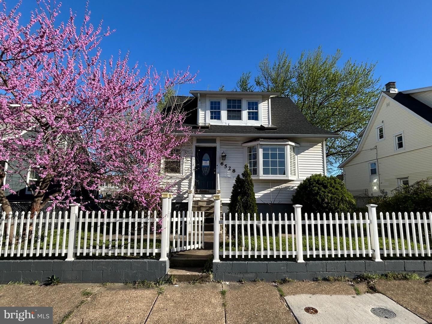 Property Photo:  6528 Parnell Avenue  MD 21222 