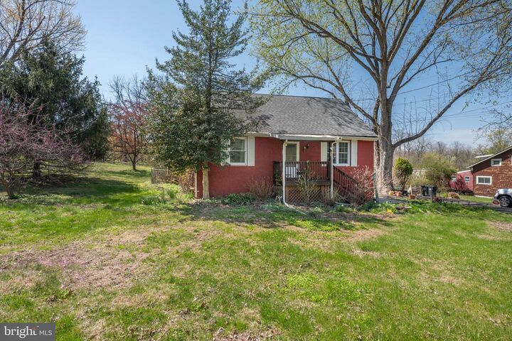 Property Photo:  20 Cromby Road  PA 19460 