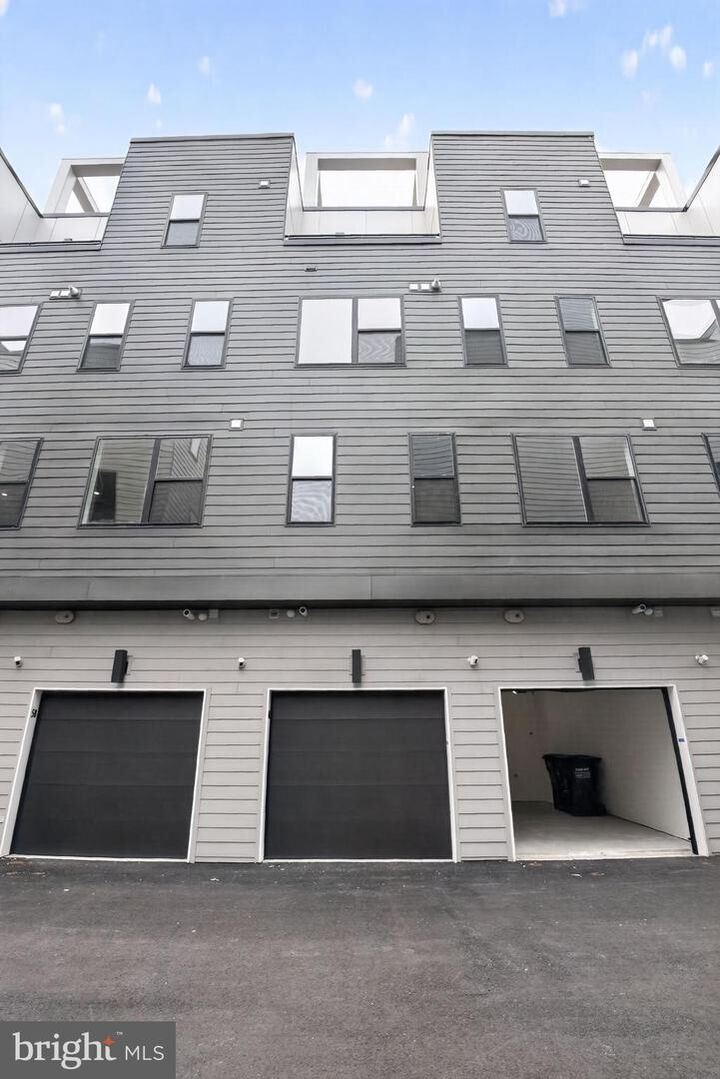 Property Photo:  635 N 7th St B4b  PA 19123 