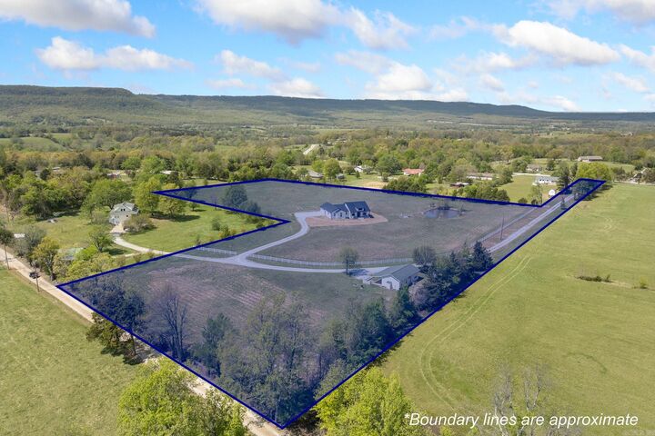 Property Photo:  10046 Highway 206 W  AR 72601 