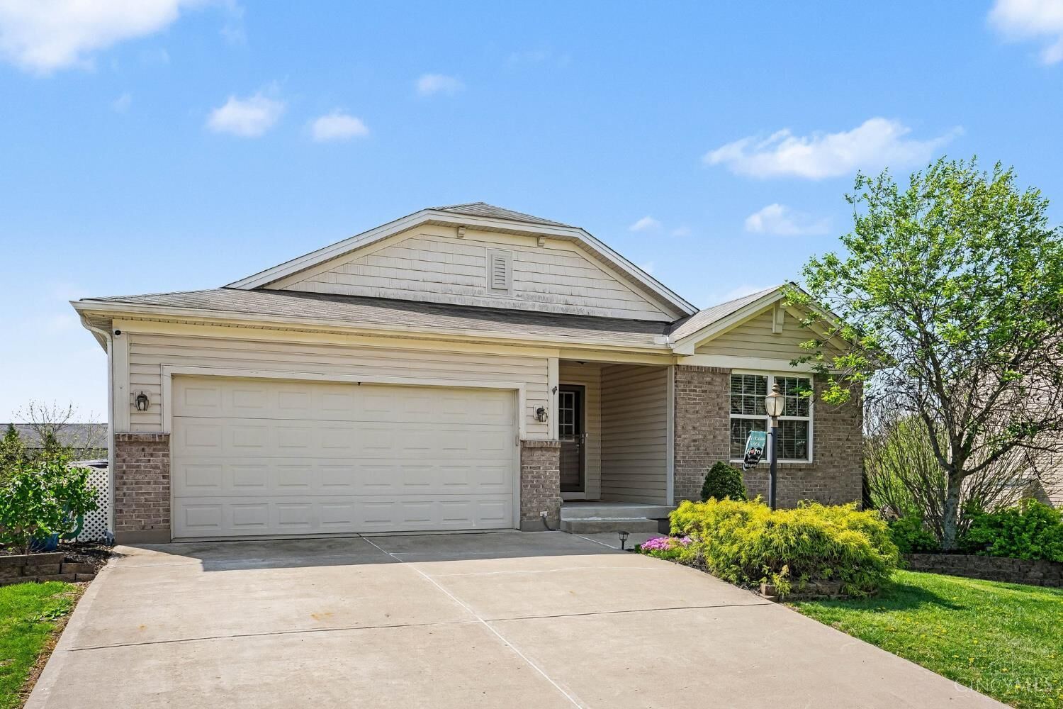 Property Photo: 8813 Bluejay View Drive OH 45002