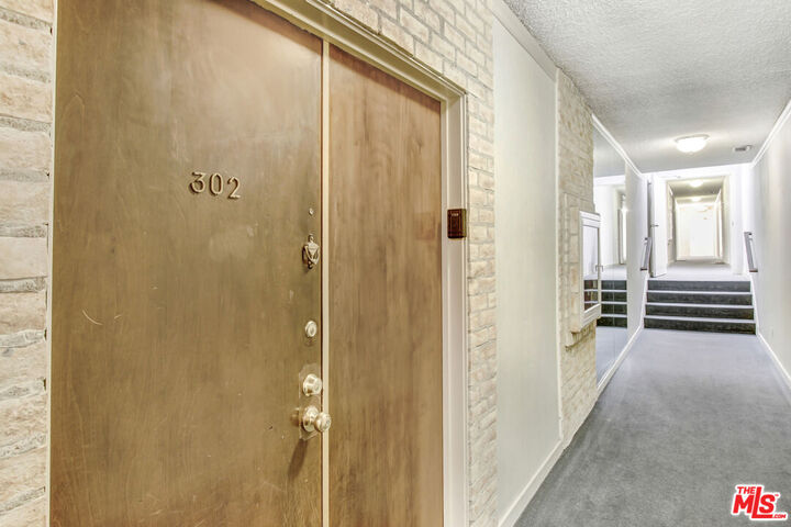 Property Photo:  831 S Gretna Green Way  CA 90049 