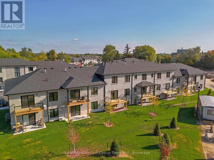 Property Photo: 3202 Vivian Line Unit 37 ON N5A 0K6