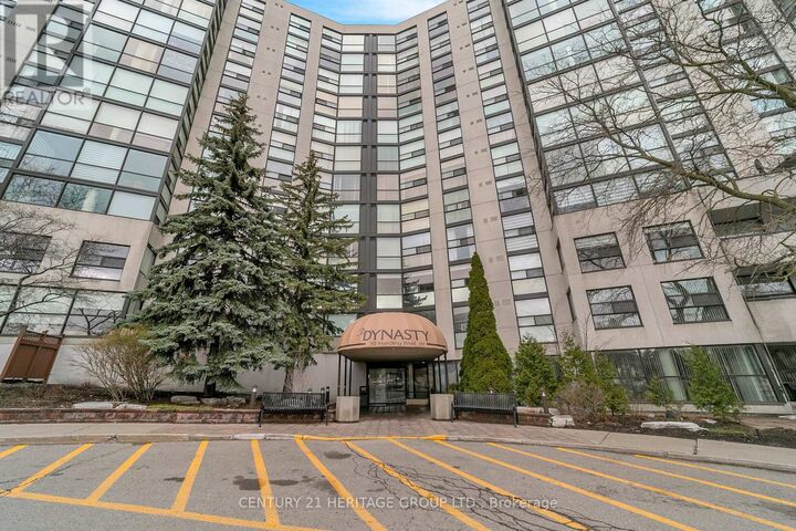 Property Photo: 30 Harding Boulevard West 806 ON L4C 9M3