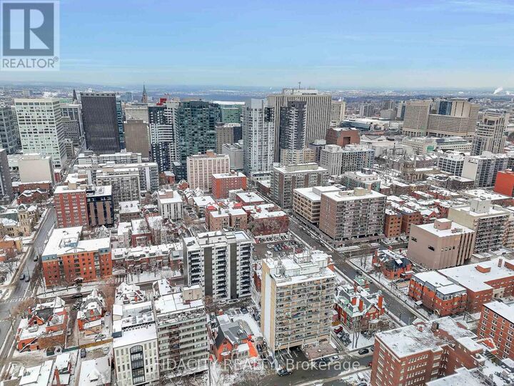 Property Photo:  330 Gilmour Street  ON K2P 2P6 
