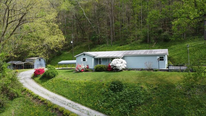 Property Photo:  2390 Collins Hwy  KY 41501 