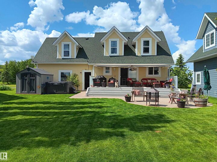Property Photo: 17 Sunset Harbour AB T0C 2V0