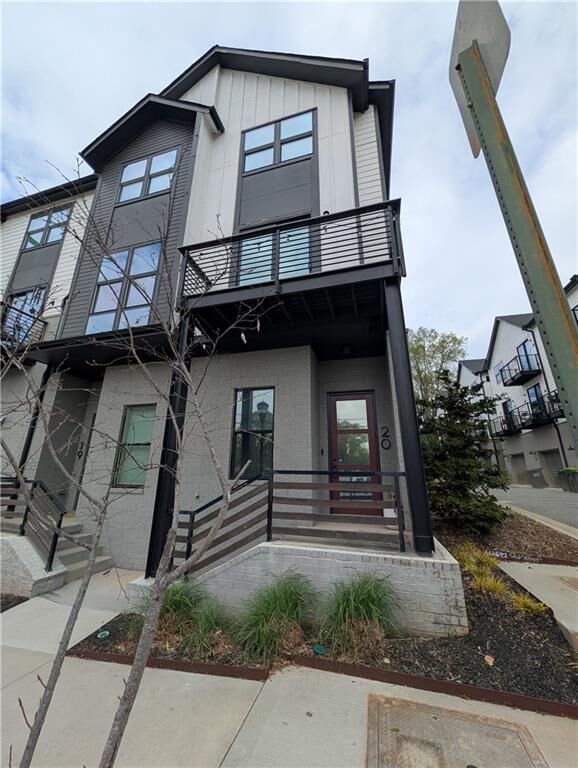 Property Photo: 1350 May Avenue SE 20 GA 30316