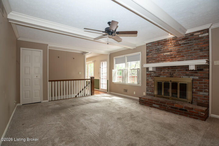 Property Photo:  7412 Glen Arbor Rd  KY 40222 