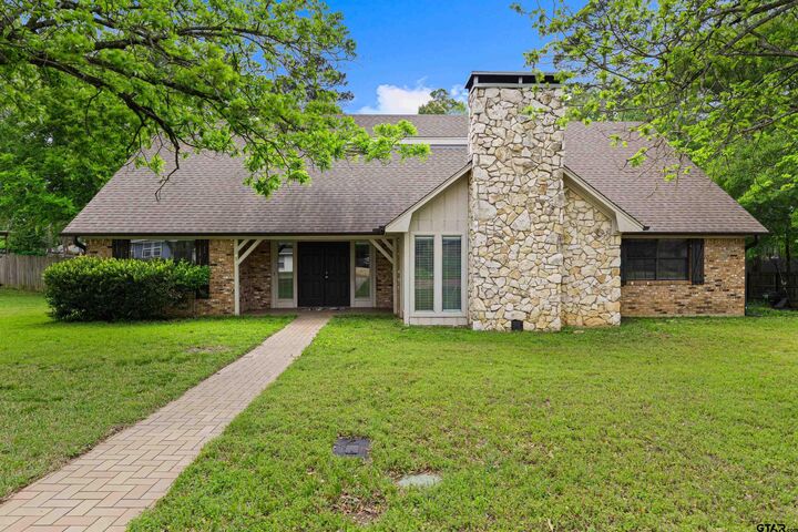 Property Photo:  1810 Azalea Street  TX 75644 