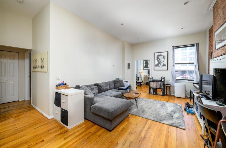 Property Photo: 264 9th St 1Q NJ 07302