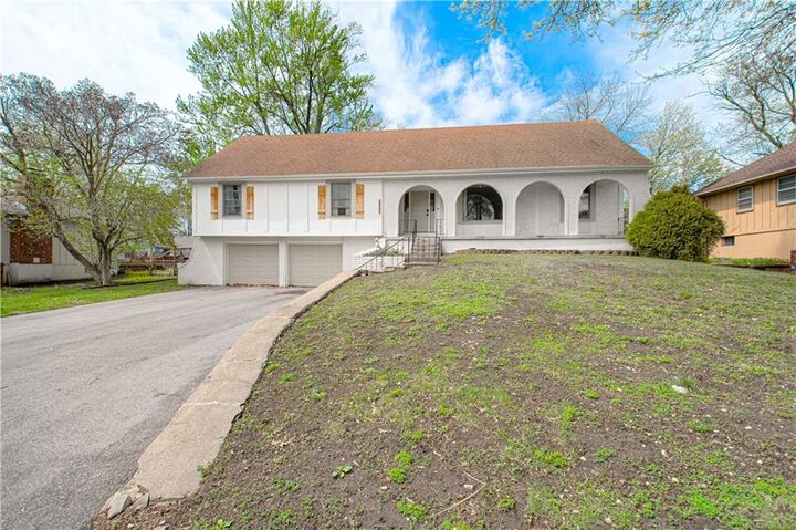 Property Photo: 12706 Corrington Avenue MO 64030