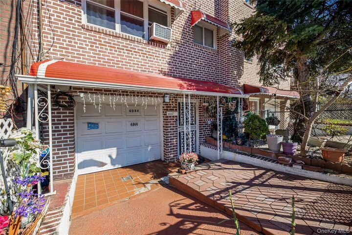 Property Photo:  4044 Harper Avenue  NY 10466 