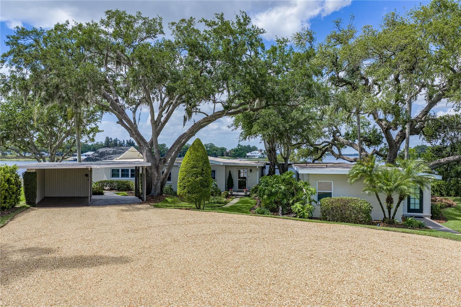 Property Photo:  1075 Cody Cove Road  FL 33827 