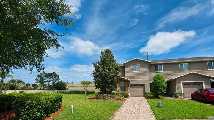 Property Photo:  1861 Chatham Place Drive  FL 32824 