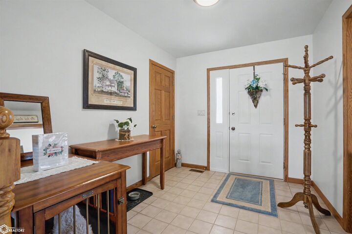 Property Photo:  2937 Cliff Road  IA 52601 