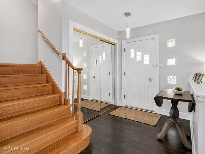 Property Photo:  822 N Waiola Avenue  IL 60526 